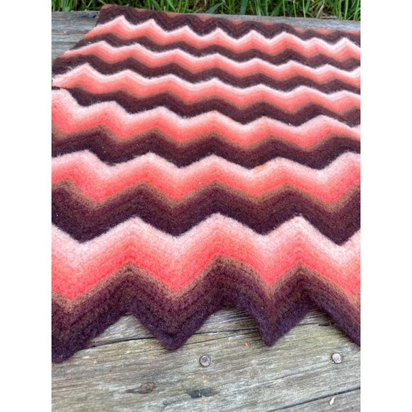 Vintage Chevron Wool Small Crochet Afghan Lapghan Orange Brown Retro - Picture 6 of 13